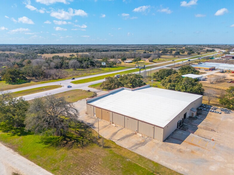 5230 W State Highway 71, La Grange, TX for lease - Building Photo - Image 2 of 15