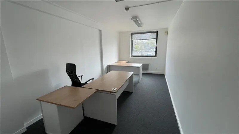 Office in Lognes for lease - Interior Photo - Image 2 of 9