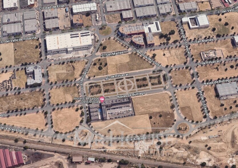 Calle de Piñuécar, 57, Madrid, Madrid à vendre - Photo du bâtiment - Image 2 de 2