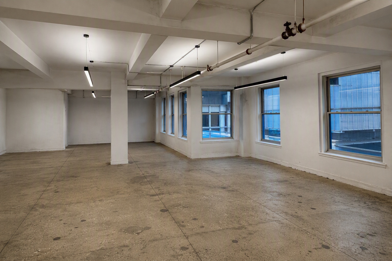 119-128 W 57th St, New York, NY for lease Interior Photo- Image 1 of 2