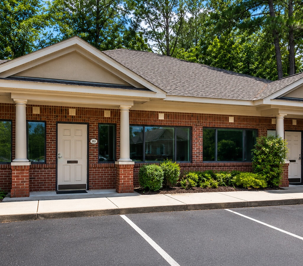 2019 Centre Pointe Blvd, Tallahassee, FL 32308 - Unit 2019-101 - - Interior Photo - Image 2 of 5