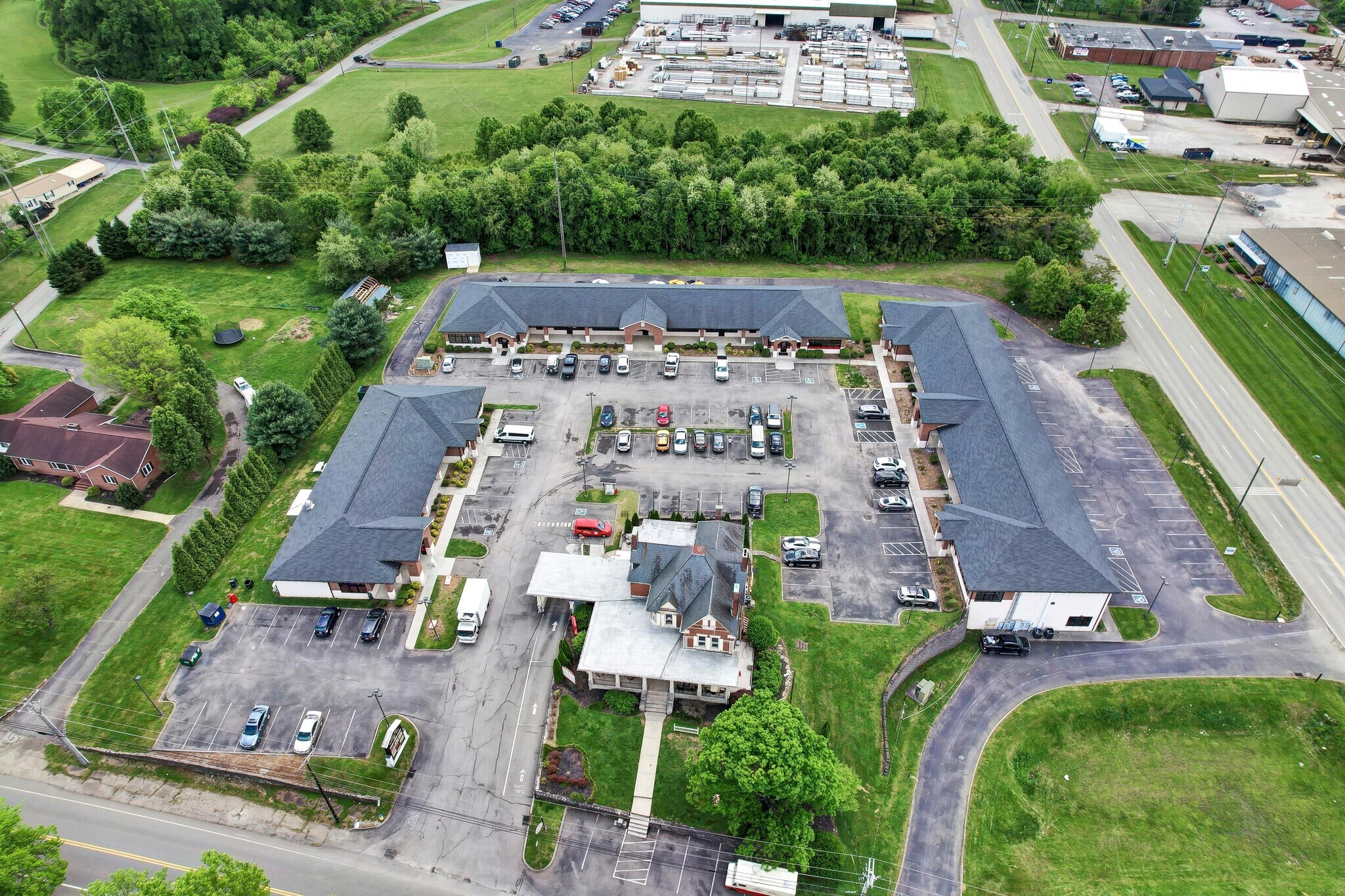 5266 N National Dr, Knoxville, TN à louer Photo du bâtiment- Image 1 de 8