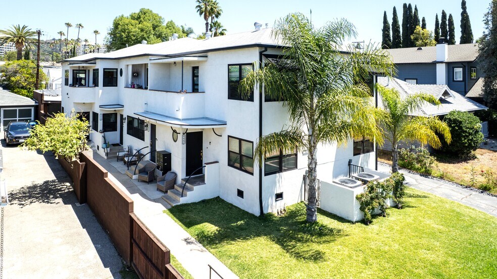 4447 Finley Ave, Los Angeles, CA à vendre - Photo du bâtiment - Image 2 de 15