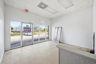 3518-3528 E Broadway St, Pearland, TX à louer Photo intérieure- Image 1 de 15