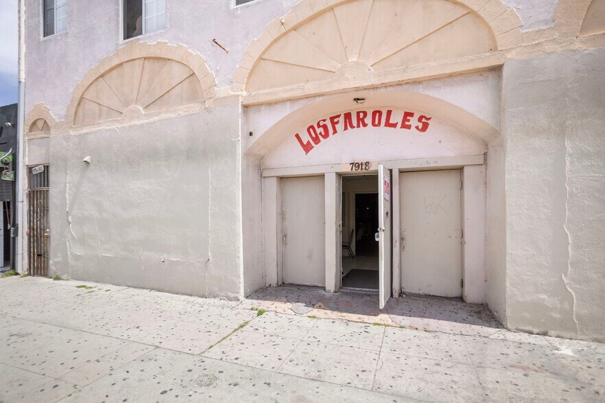 7916 S Central Ave, Los Angeles, CA à vendre - Photo du bâtiment - Image 3 de 23