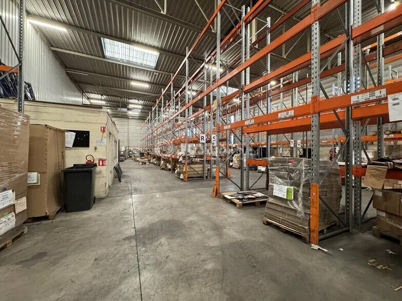 Industrial in Torcy for lease - Interior Photo - Image 2 of 7