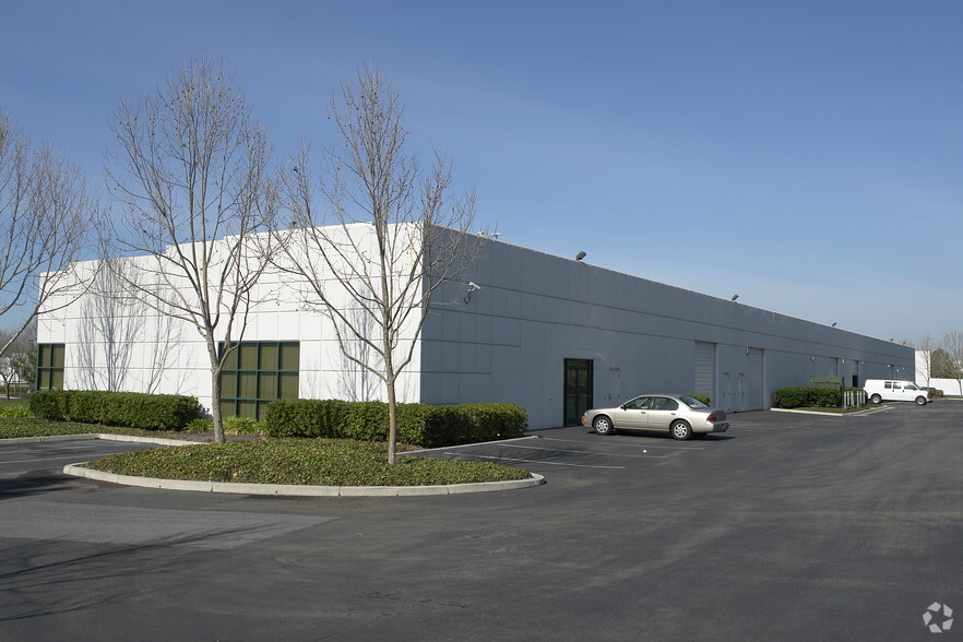 46750-46798 Lakeview Blvd, Fremont, CA for lease - Building Photo - Image 2 of 17