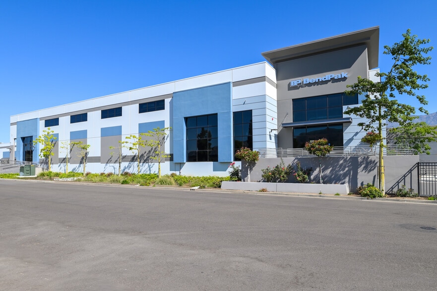 1755 E Lemonwood Dr, Santa Paula, CA à vendre - Photo du bâtiment - Image 2 de 13