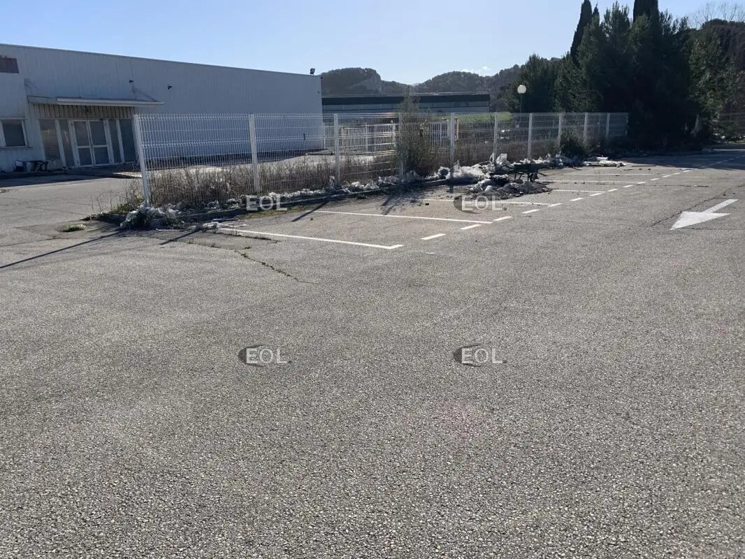 Flex in Bouc-Bel-Air for lease Building Photo- Image 1 of 5