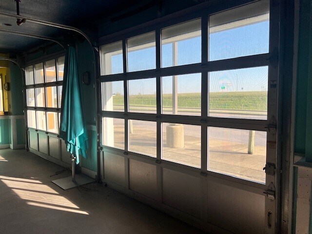 8301 Eagle Lake Dr, Evansville, IN à louer - Photo intérieure - Image 2 de 21