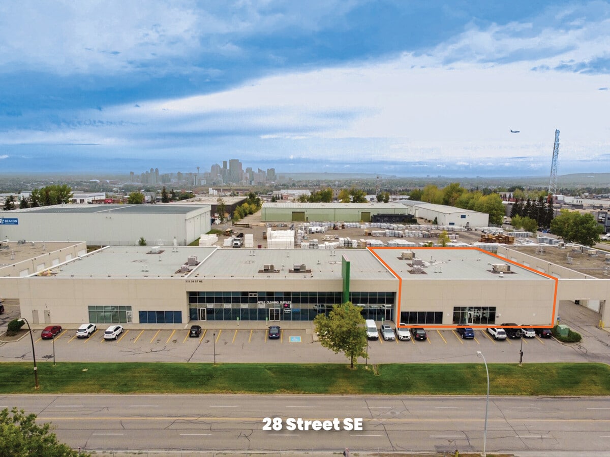333 28th St NE, Calgary, AB T2A 2L3 - Unit 10 - - Interior Photo - Image 1 of 14
