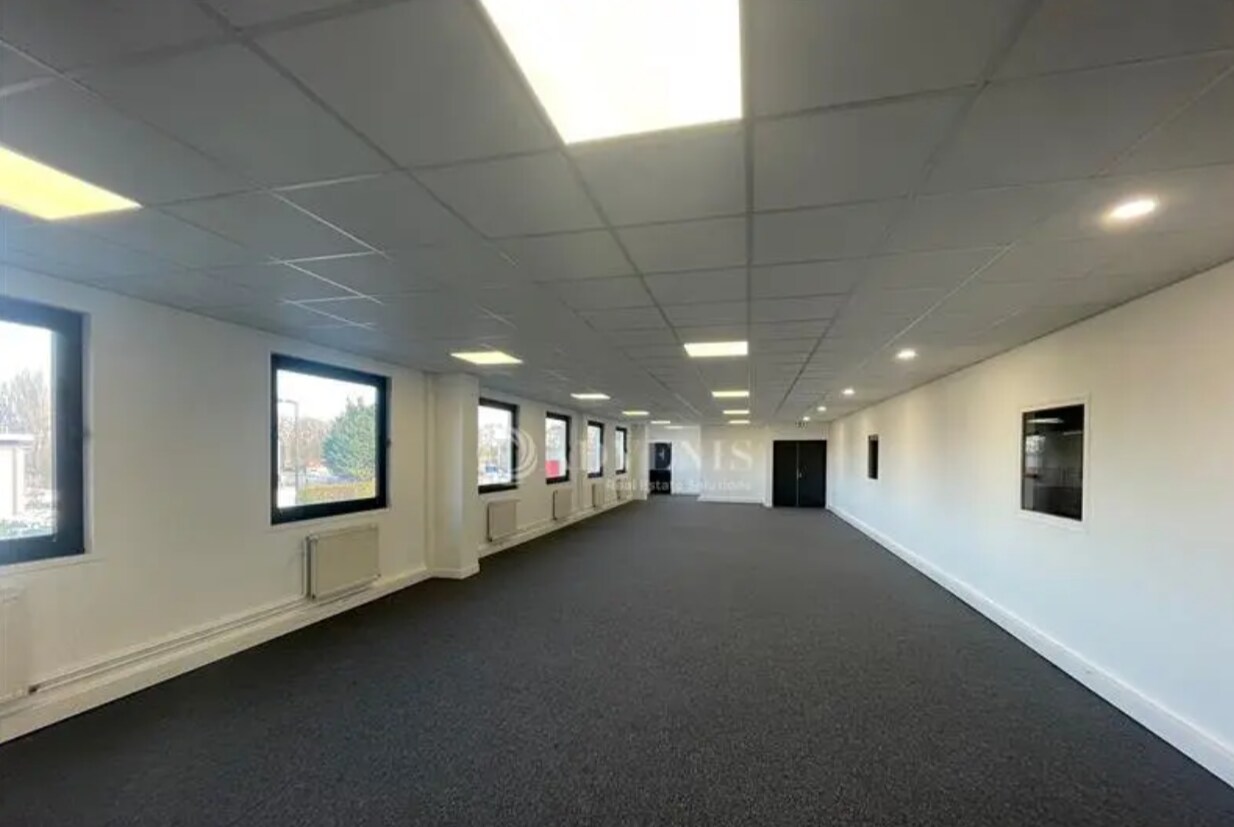 Bureau dans Lisses à louer Photo intérieure- Image 1 de 2