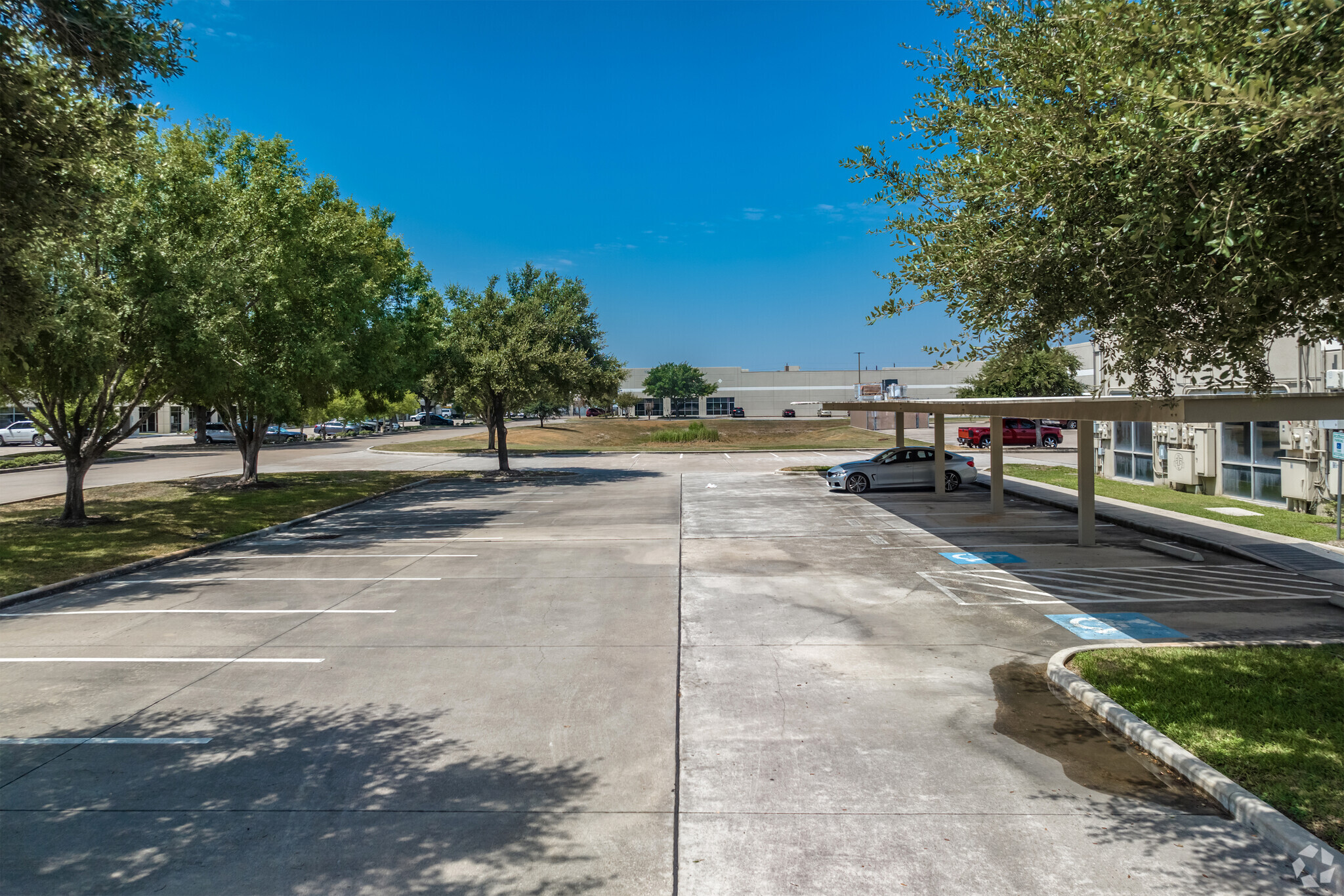 10511 Kipp Way Dr, Houston, TX à louer Photo du bâtiment- Image 1 de 3