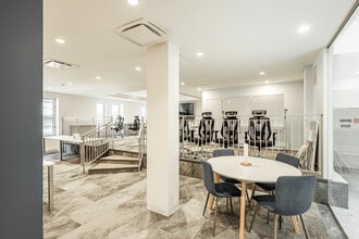 2065-2121 Rue Crescent, Montréal, QC for lease Interior Photo- Image 2 of 4