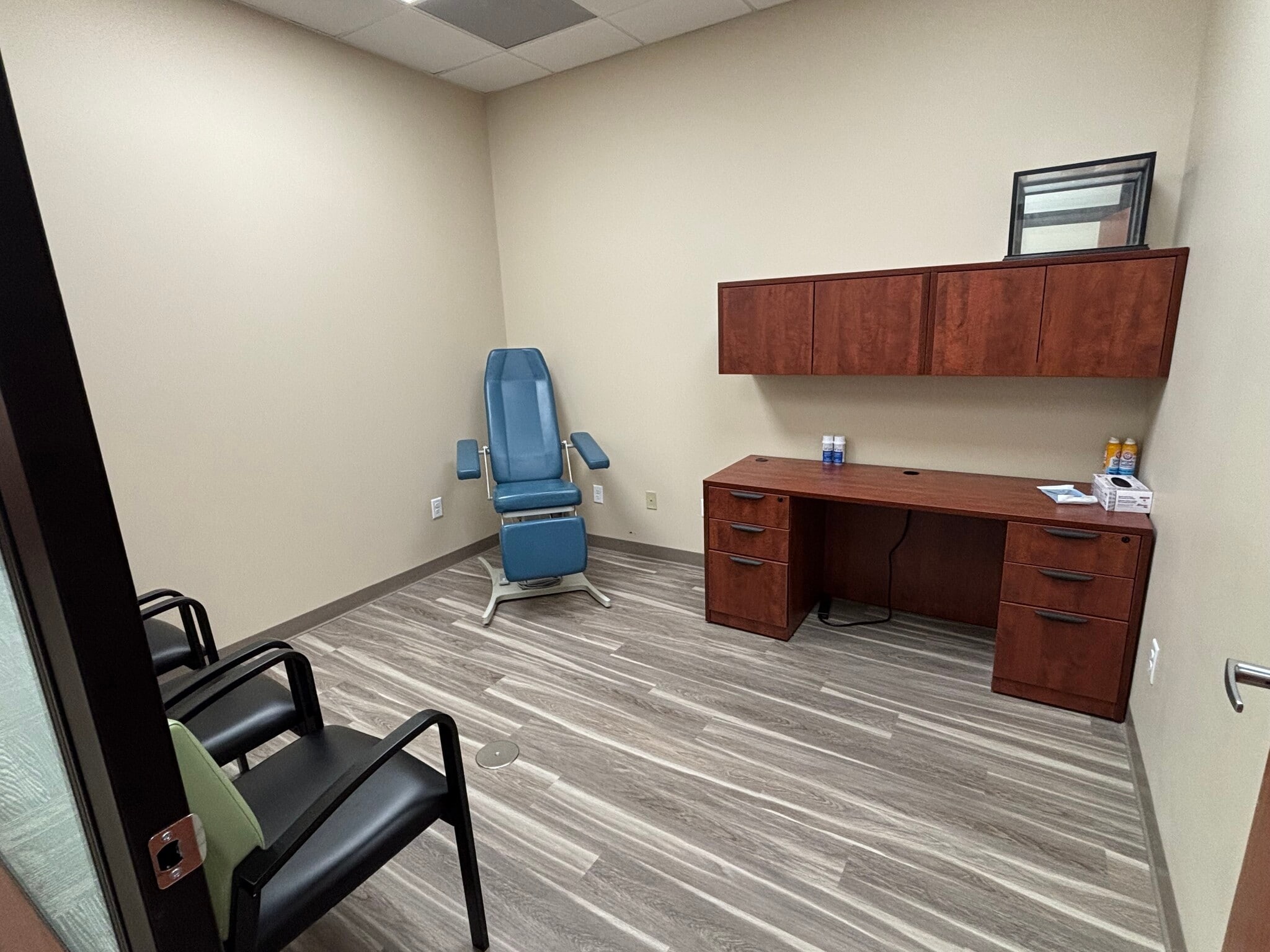 2569-2571 Homeview Dr, Richmond, VA for lease Interior Photo- Image 1 of 17