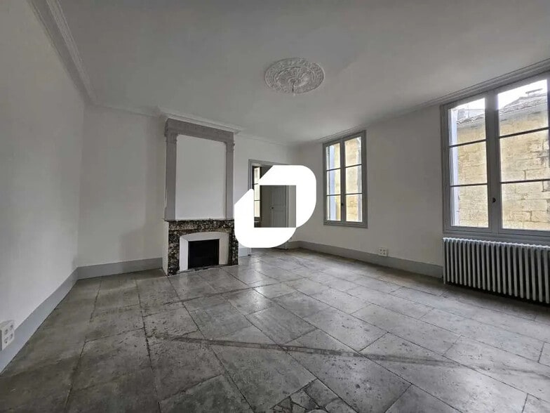 Office in Montpellier for lease - Building Photo - Image 1 of 12