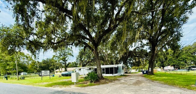 Plus de détails pour 6416 Black Dairy Rd, Seffner, FL - Multi-résidentiel à vendre