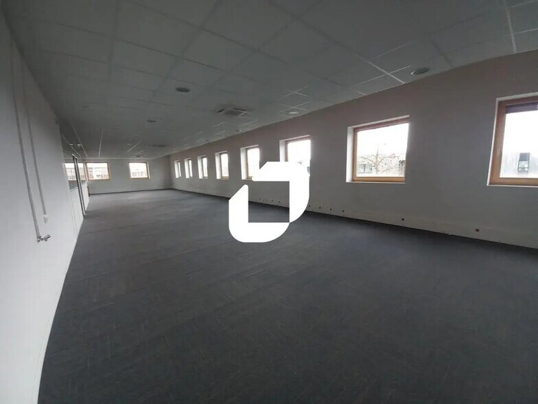 Office in VILLENEUVE-D'ASCQ for lease - Building Photo - Image 2 of 22