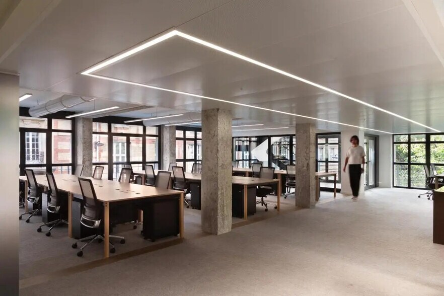 74 Rue Joseph De Maistre, Paris for lease - Building Photo - Image 3 of 14