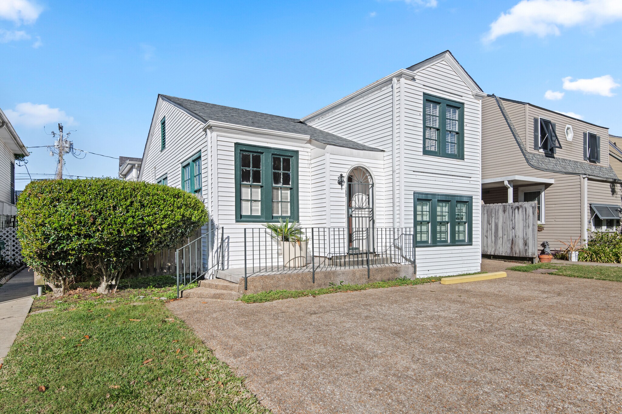 122 Sierra Ct, Metairie, LA for lease Primary Photo- Image 1 of 17
