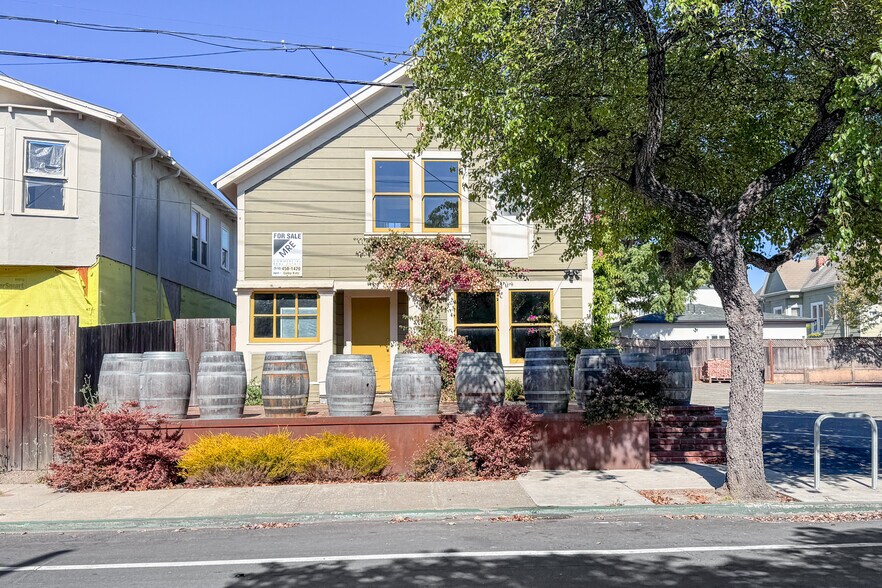 5874 Doyle St, Emeryville, CA à vendre - Photo du bâtiment - Image 3 de 30