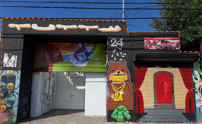 Plus de détails pour 345 NW 24th St, Miami, FL - Commerce de détail à louer