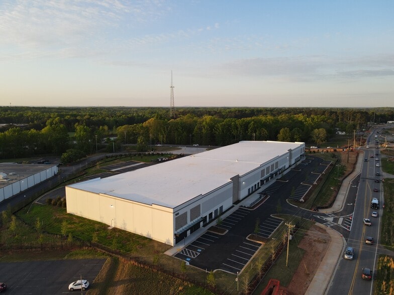 1925 Atlanta Hwy, Cumming, GA for lease - Building Photo - Image 1 of 2