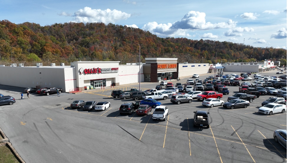 309 - 419 KY-321, Paintsville, KY à vendre - Photo du bâtiment - Image 3 de 6