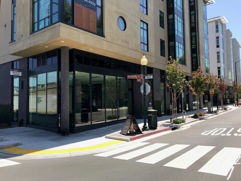 2001 4th St, Berkeley, CA à louer - Photo du bâtiment - Image 3 de 6