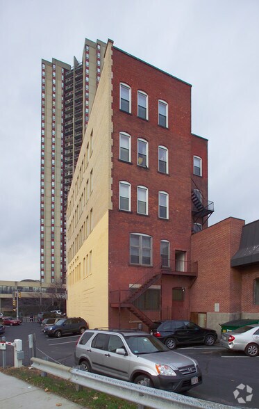 175 State St, Springfield, MA à vendre - Photo du bâtiment - Image 2 de 6