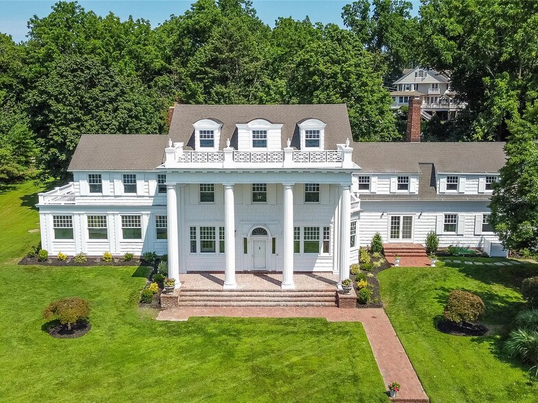 158 E Shore Rd, Halesite, NY à vendre - Photo du bâtiment - Image 2 de 31