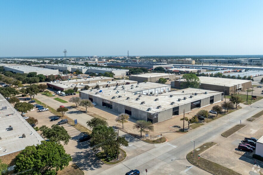 1400 Summit Ave, Plano, TX à louer - Aérien - Image 2 de 4