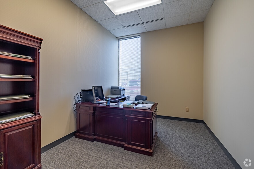 4150 Belden Village St, Canton, OH for lease - Interior Photo - Image 3 of 9