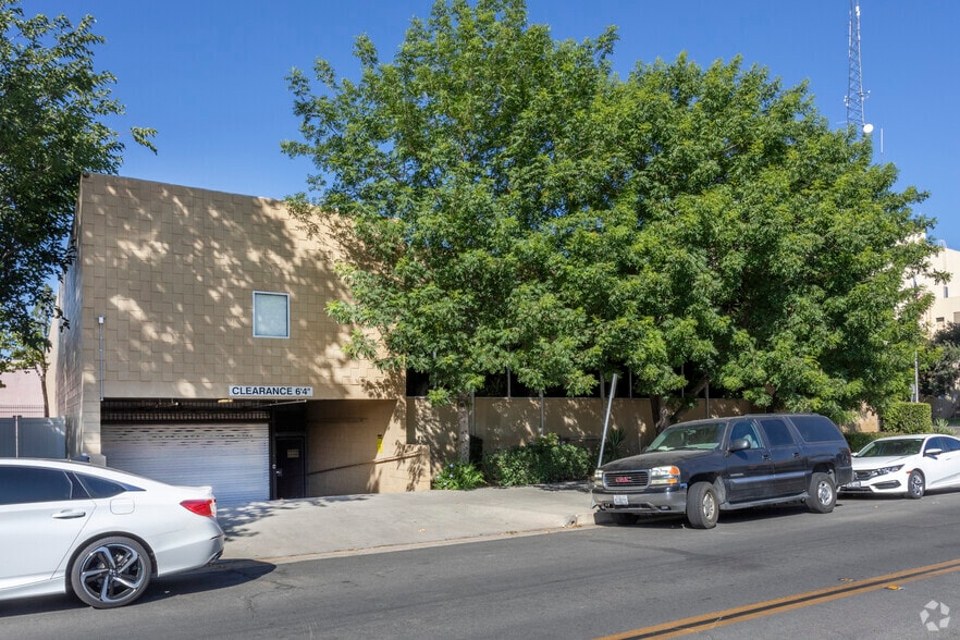 2409 Merced St, Fresno, CA for lease - Building Photo - Image 3 of 12