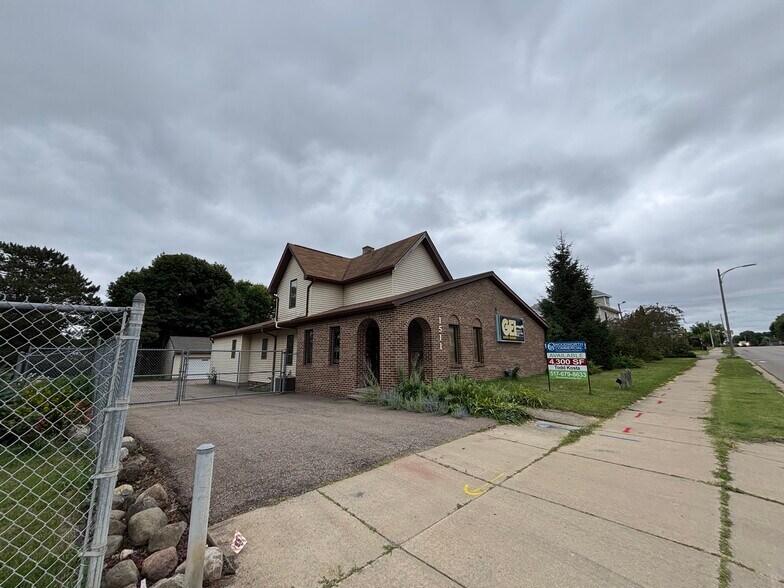 1511 S Washington Ave, Lansing, MI à vendre - Photo du bâtiment - Image 3 de 4