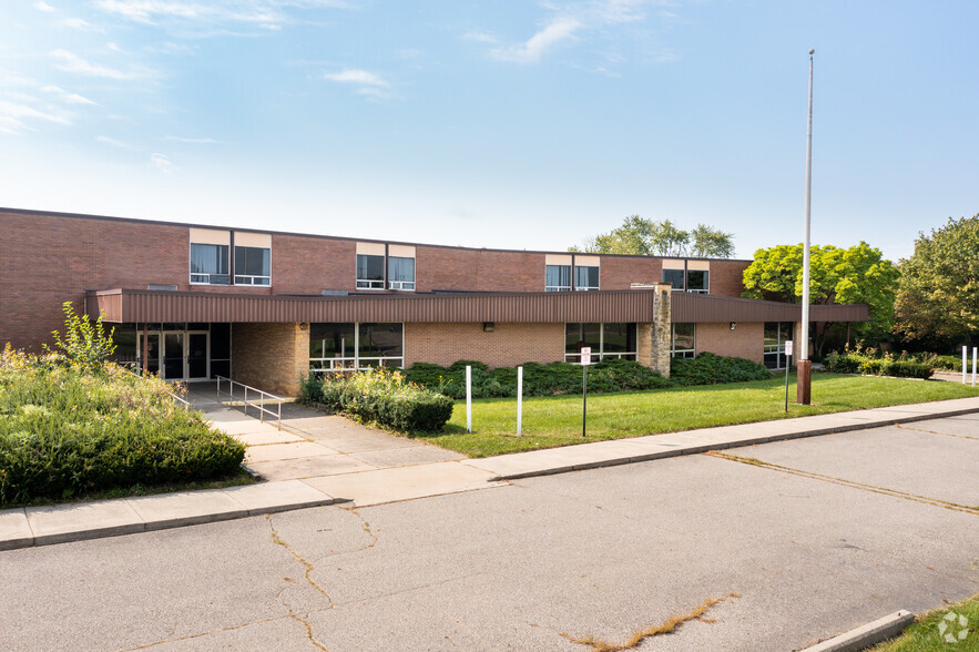 15601 Northline Rd, Southgate, MI for sale - Building Photo - Image 1 of 1