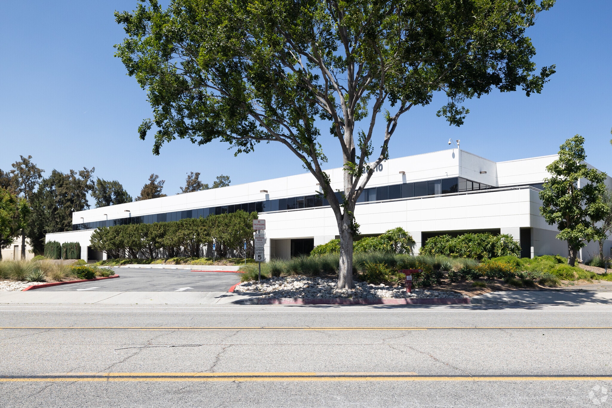 28210 Avenue Stanford, Valencia, CA for sale Primary Photo- Image 1 of 11