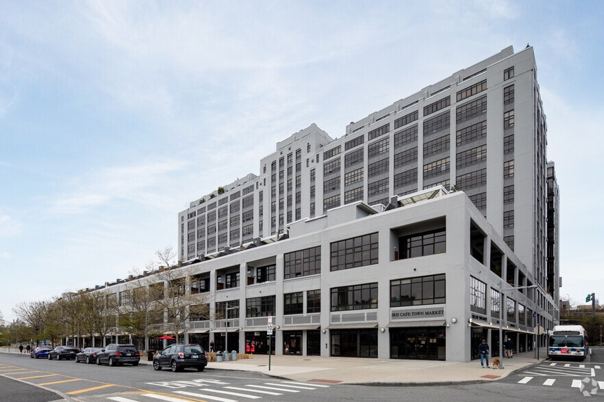 360 Furman St, Brooklyn, NY for lease - Building Photo - Image 1 of 7