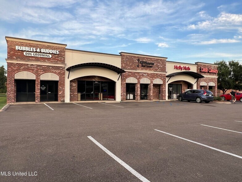 1127 Old Fannin Rd, Brandon, MS à louer - Photo du bâtiment - Image 2 de 3