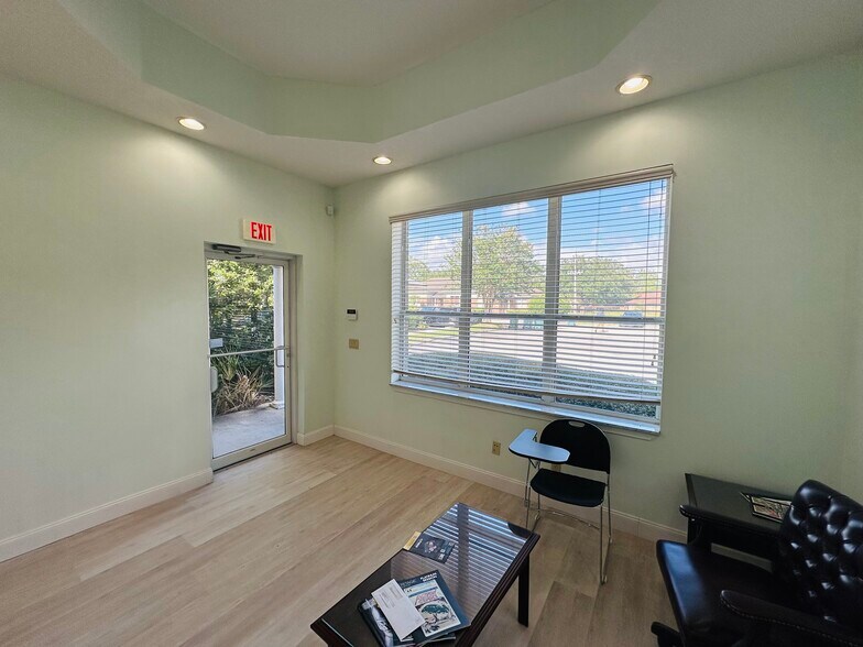 6282 Dupont Station Ct, Jacksonville, FL à louer - Photo du bâtiment - Image 2 de 11