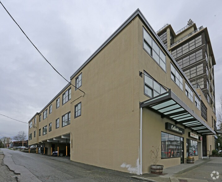 605 Third Av, New Westminster, BC à vendre - Photo du bâtiment - Image 2 de 9
