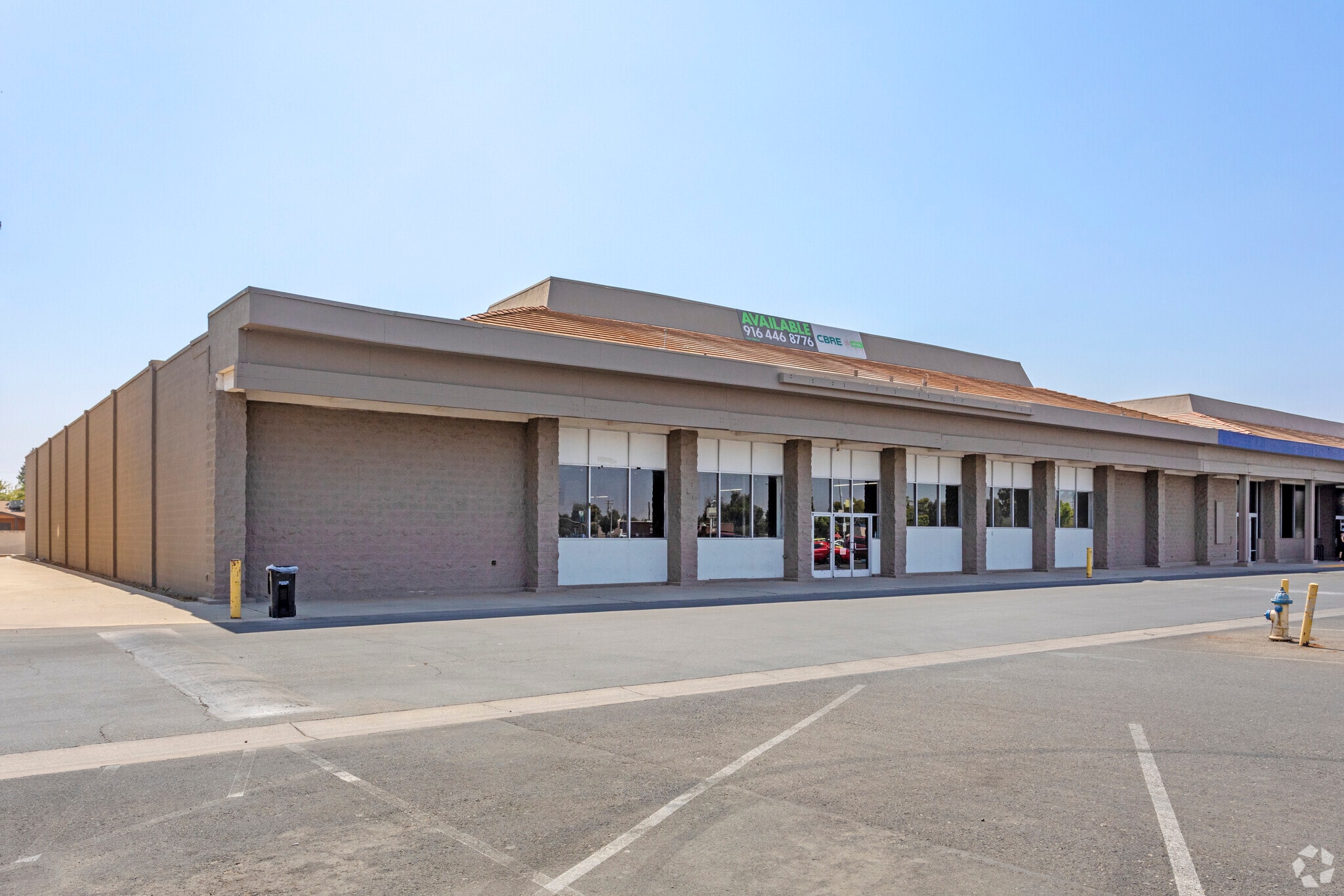 885 W Henderson Ave, Porterville, CA for lease Primary Photo- Image 1 of 6