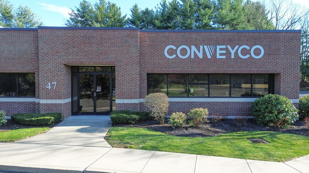 47 Commerce Dr, Bristol, CT à vendre - Photo du bâtiment - Image 2 de 19