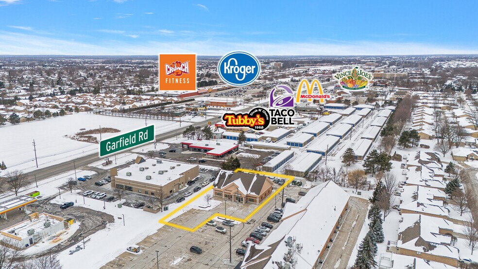 16955-16957 18 Mile Rd, Clinton Township, MI à louer - Photo du bâtiment - Image 3 de 14