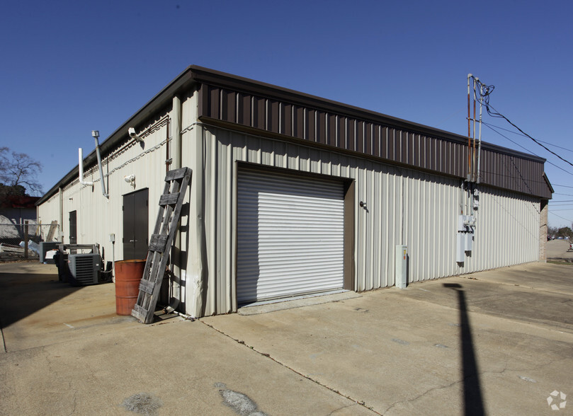 512-518 Oliver Rd, Montgomery, AL for lease - Building Photo - Image 2 of 3