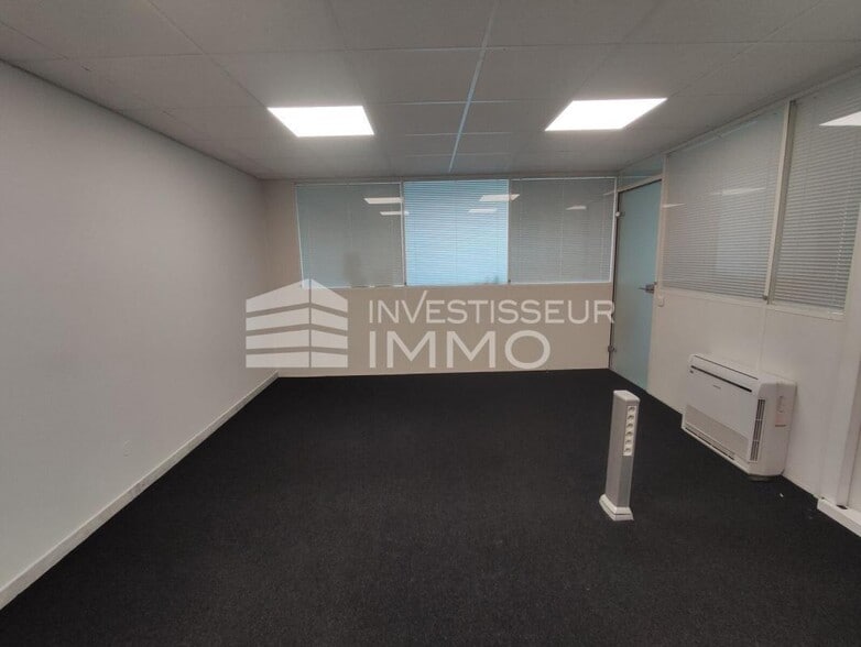 Office in Champigny Sur Marne for lease - Interior Photo - Image 2 of 6