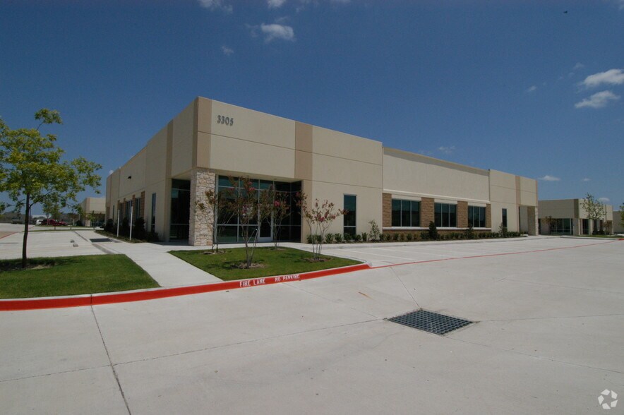 3305 Matrix Dr, Richardson, TX à vendre - Photo du bâtiment - Image 2 de 5