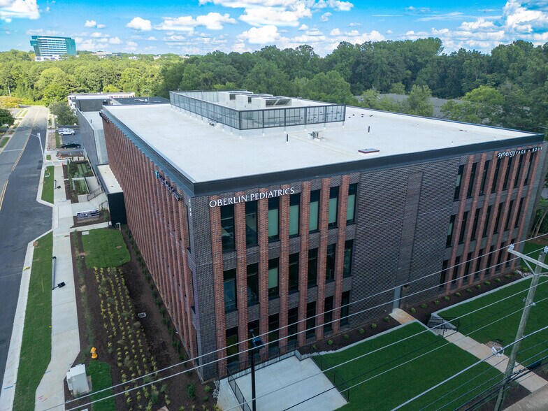 3700 Barrett Dr, Raleigh, NC à louer - Photo du bâtiment - Image 3 de 9