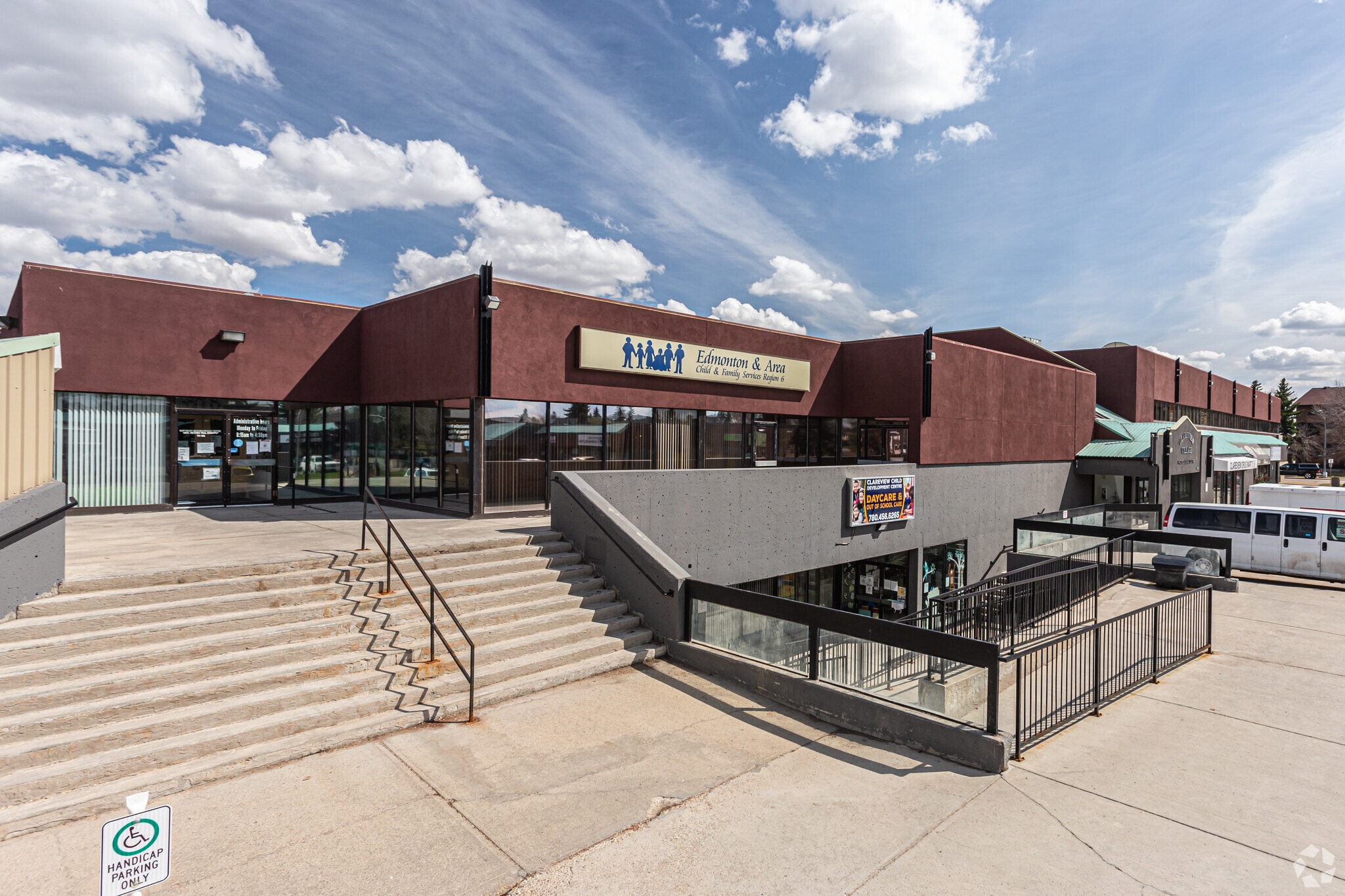 14075 Victoria Trl NW, Edmonton, AB à vendre Photo principale- Image 1 de 1