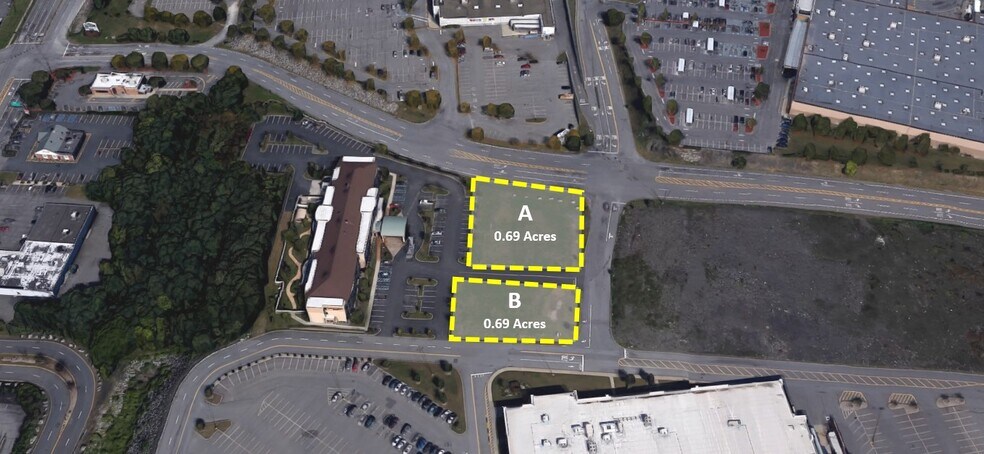 650-670 Frank Sottile blvd, Kingston, NY à vendre - Photo du bâtiment - Image 3 de 11